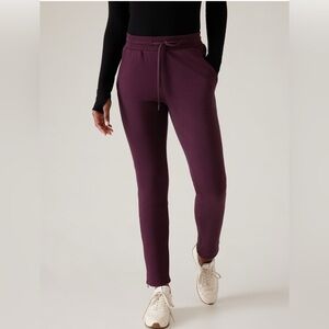 NWT Athleta Cozy Karma Spice Cabernet Zip Pant Size XS/T